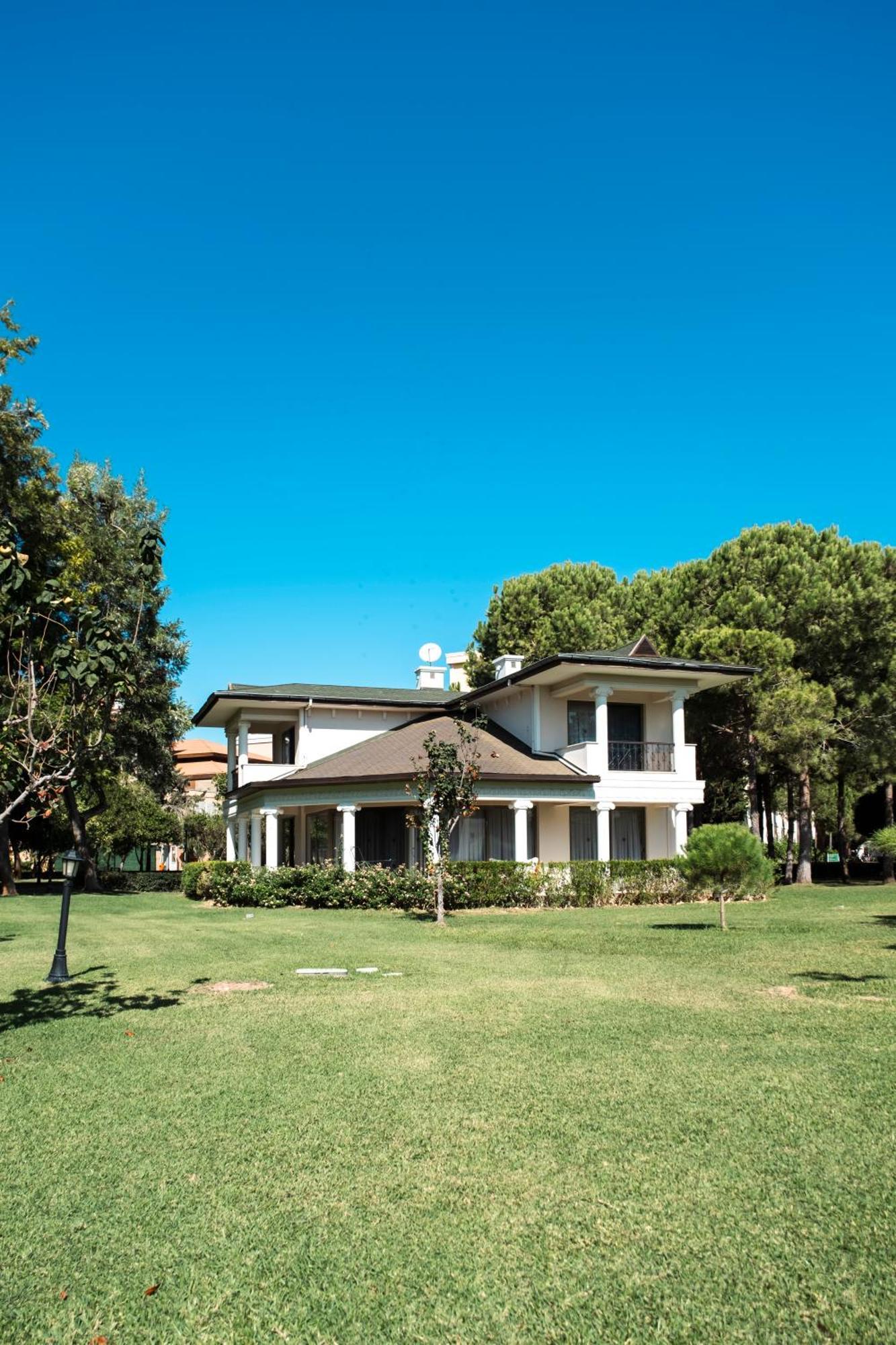 Ducale Lara מלון 5*